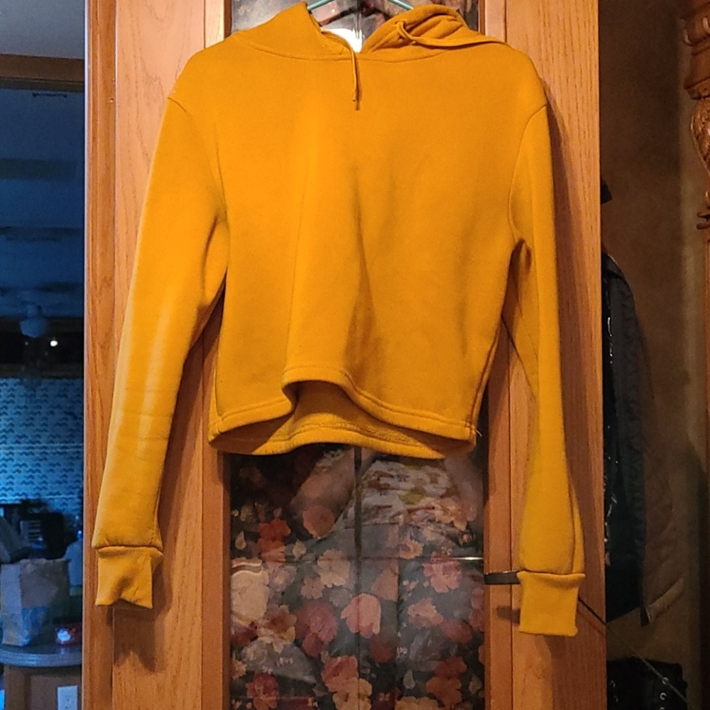 Cropped hoodie